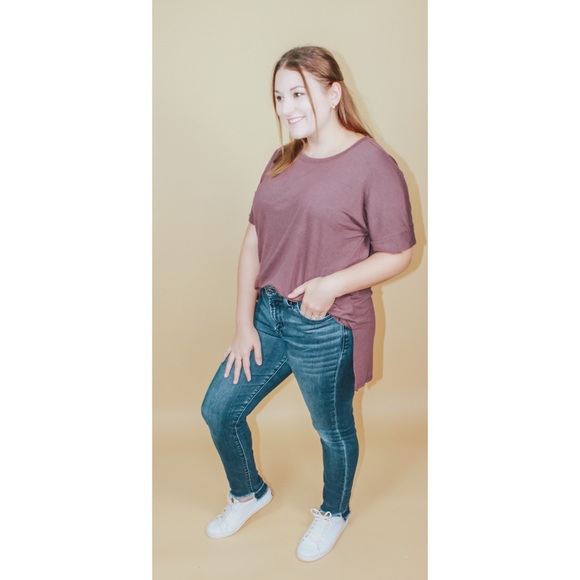 SAMMY ROUND NECK TEE - Picture 3 of 4